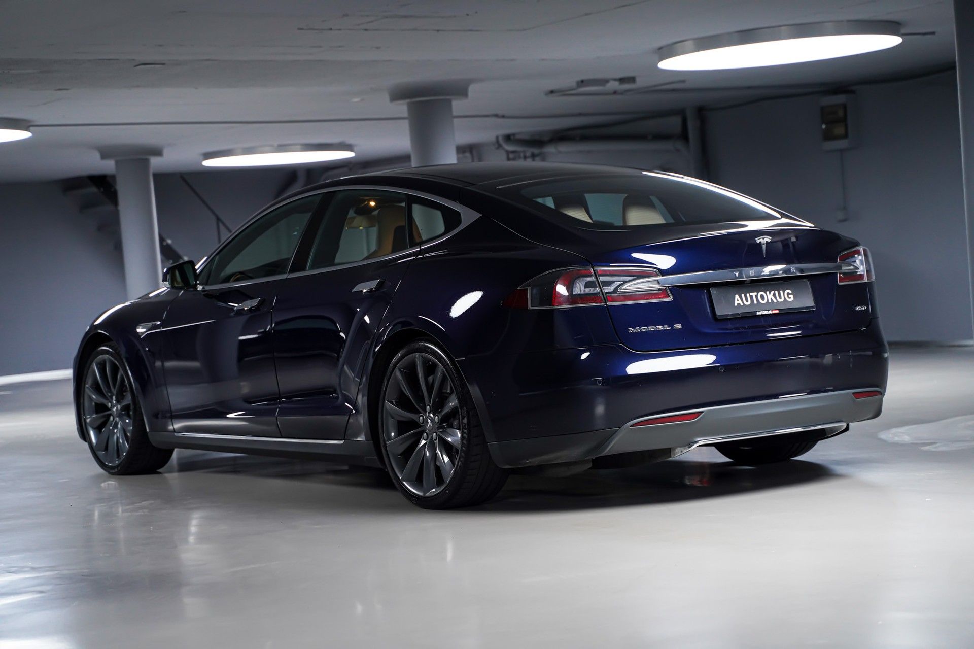Tesla MODEL S 6