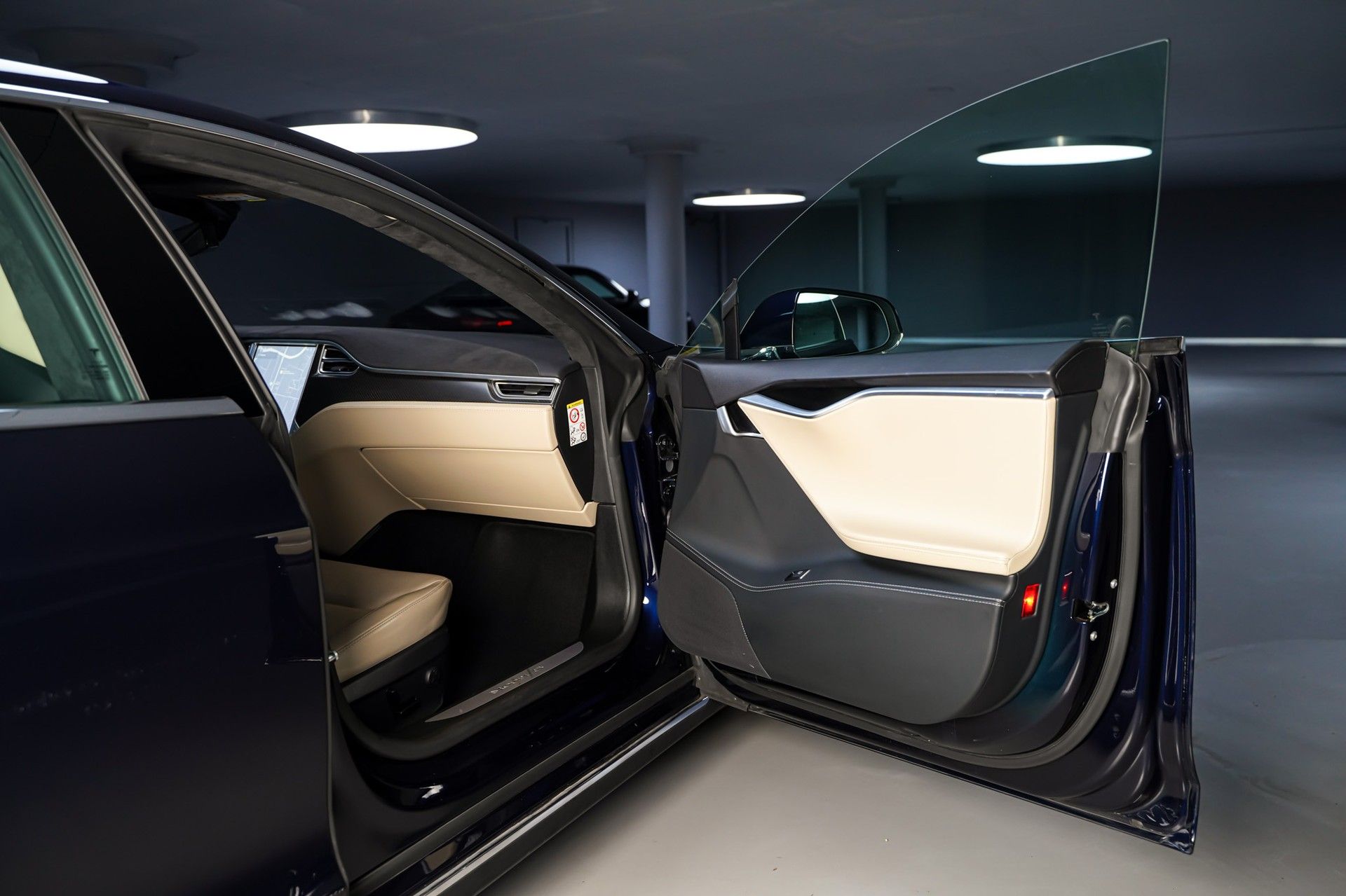 Tesla MODEL S 15