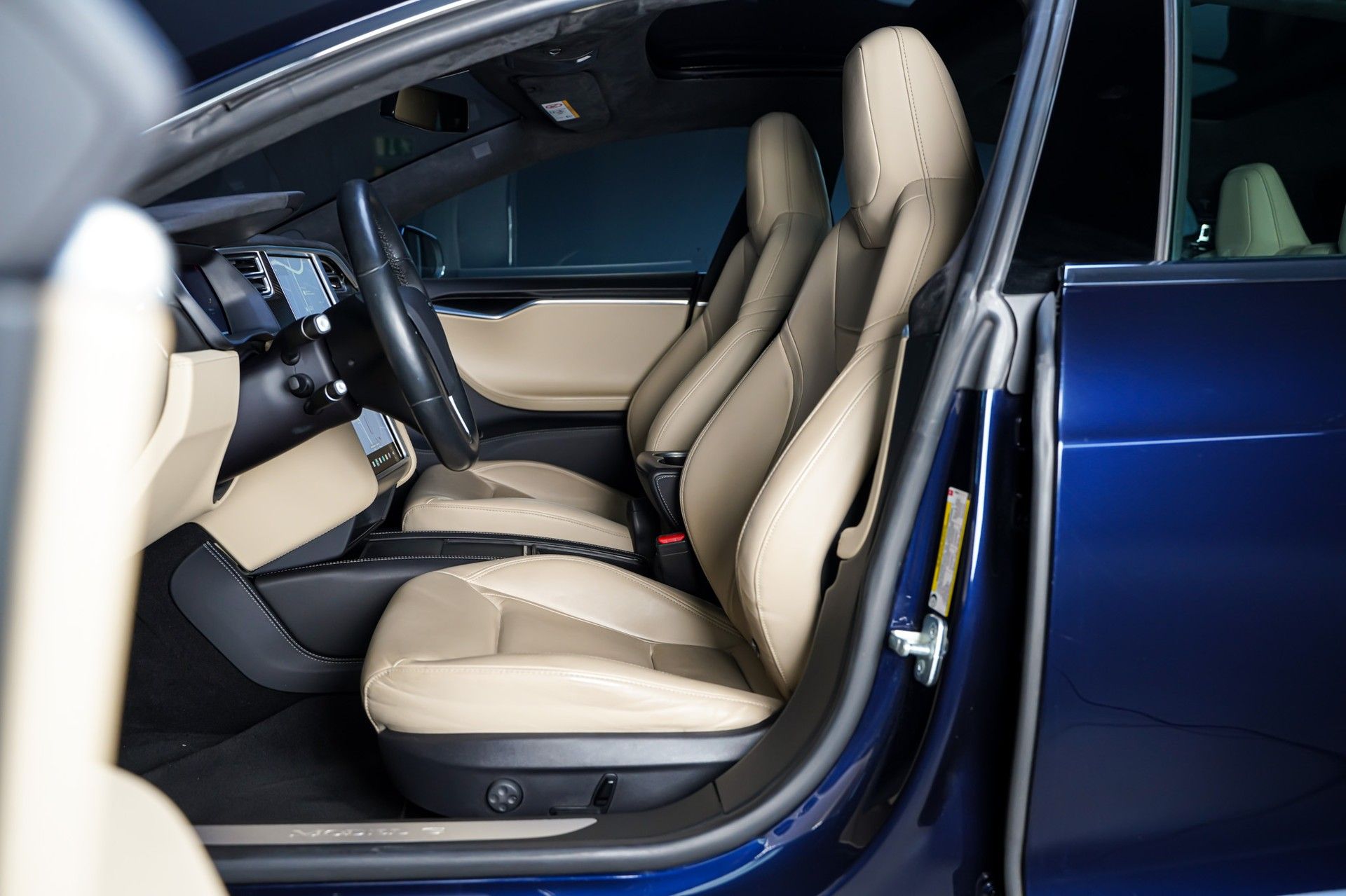 Tesla MODEL S 10