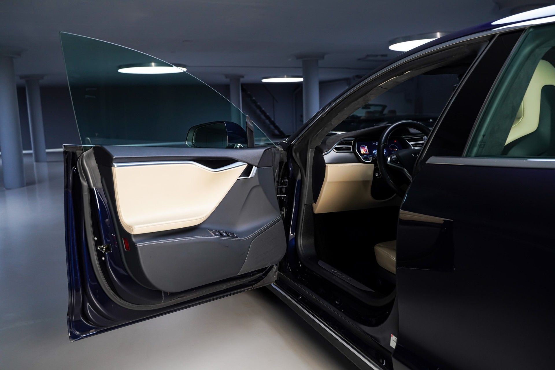 Tesla MODEL S 7