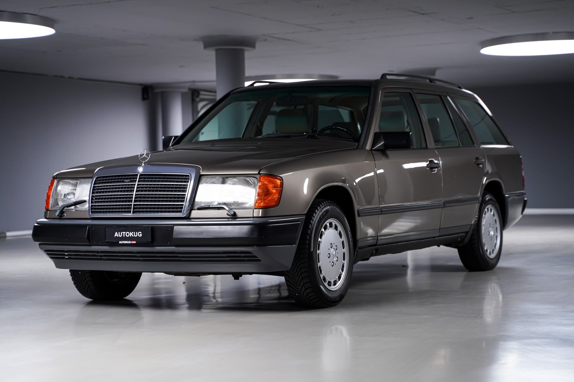 Mercedes-Benz 300 1