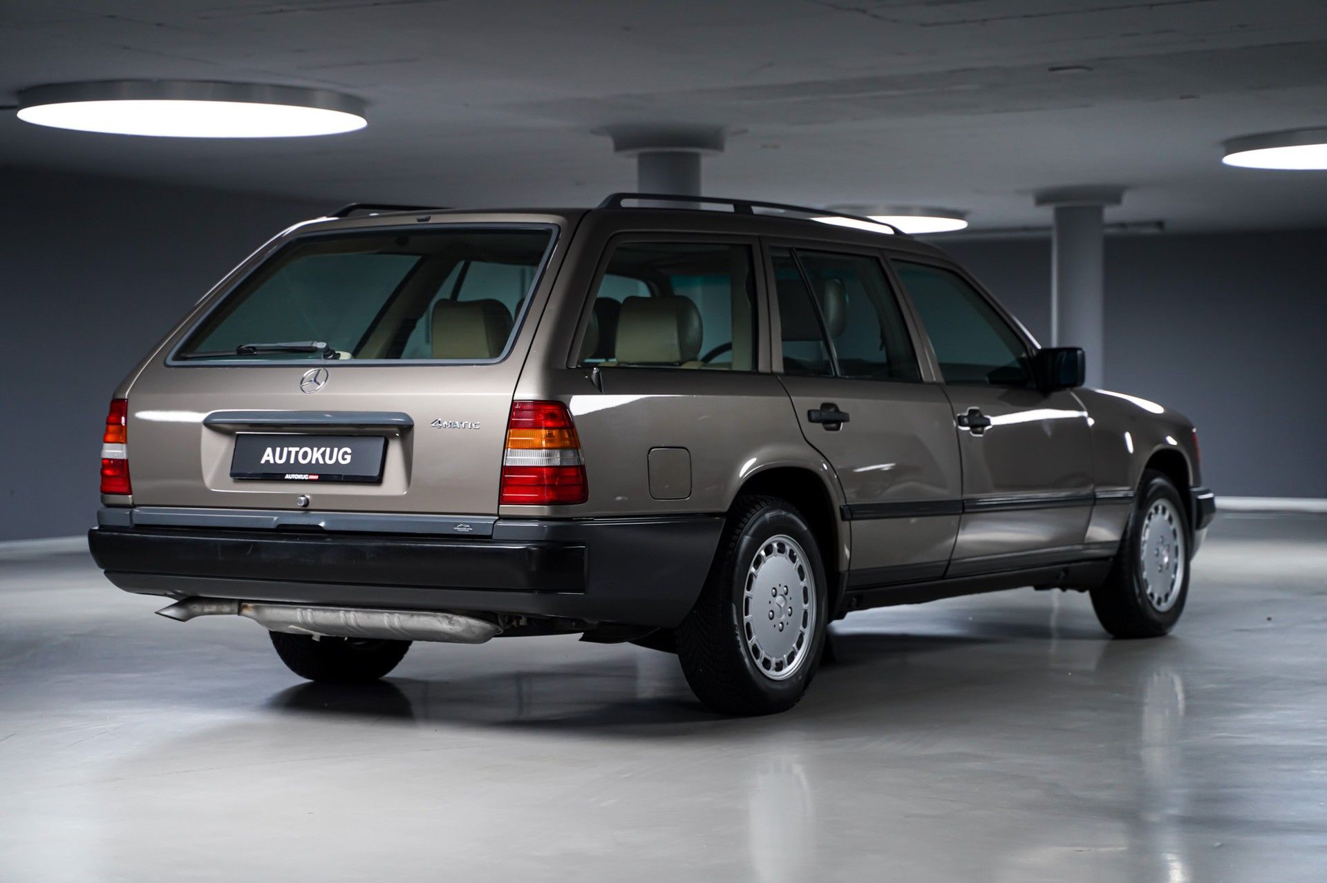 Mercedes-Benz 300 5