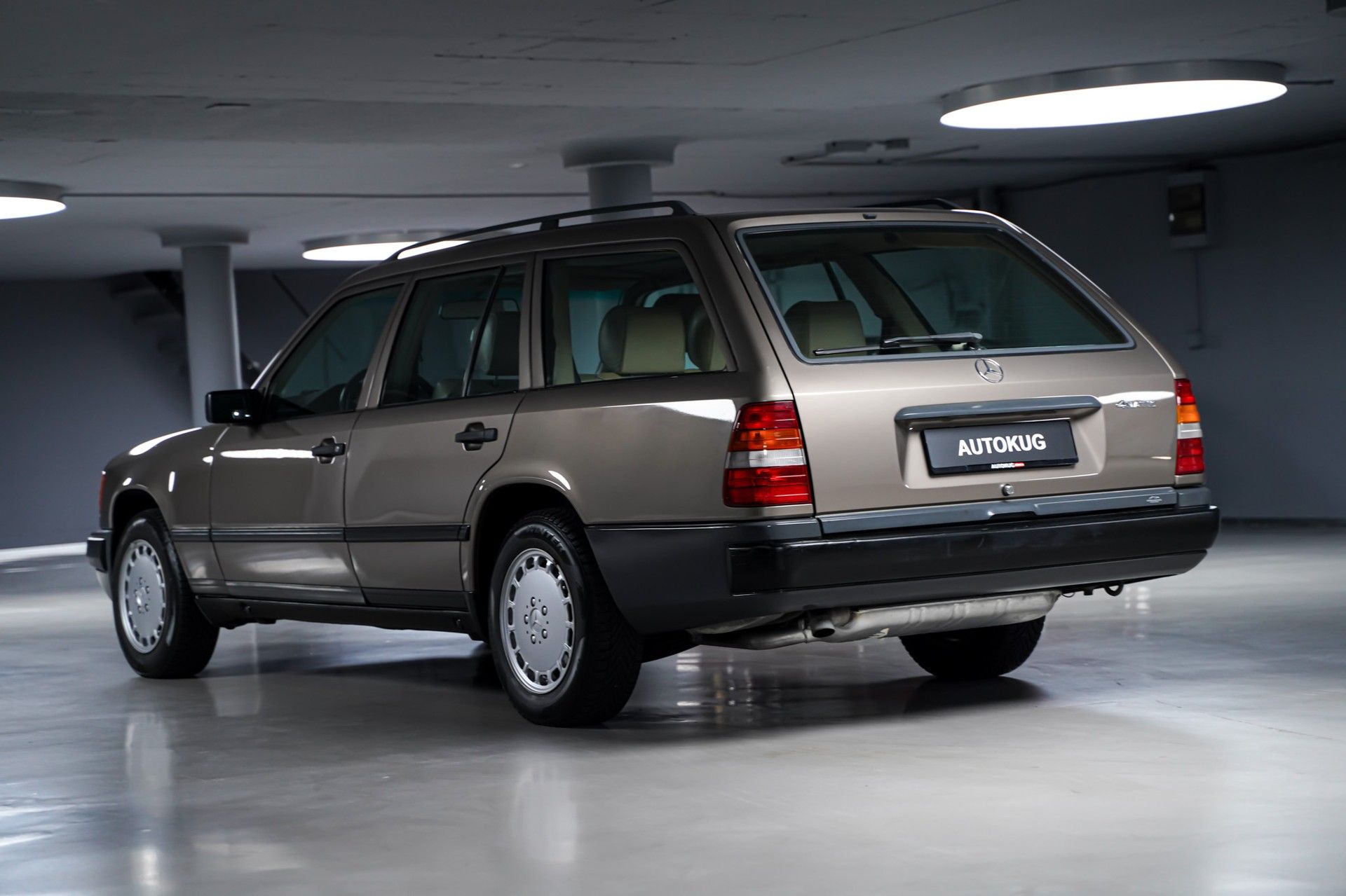 Mercedes-Benz 300 7