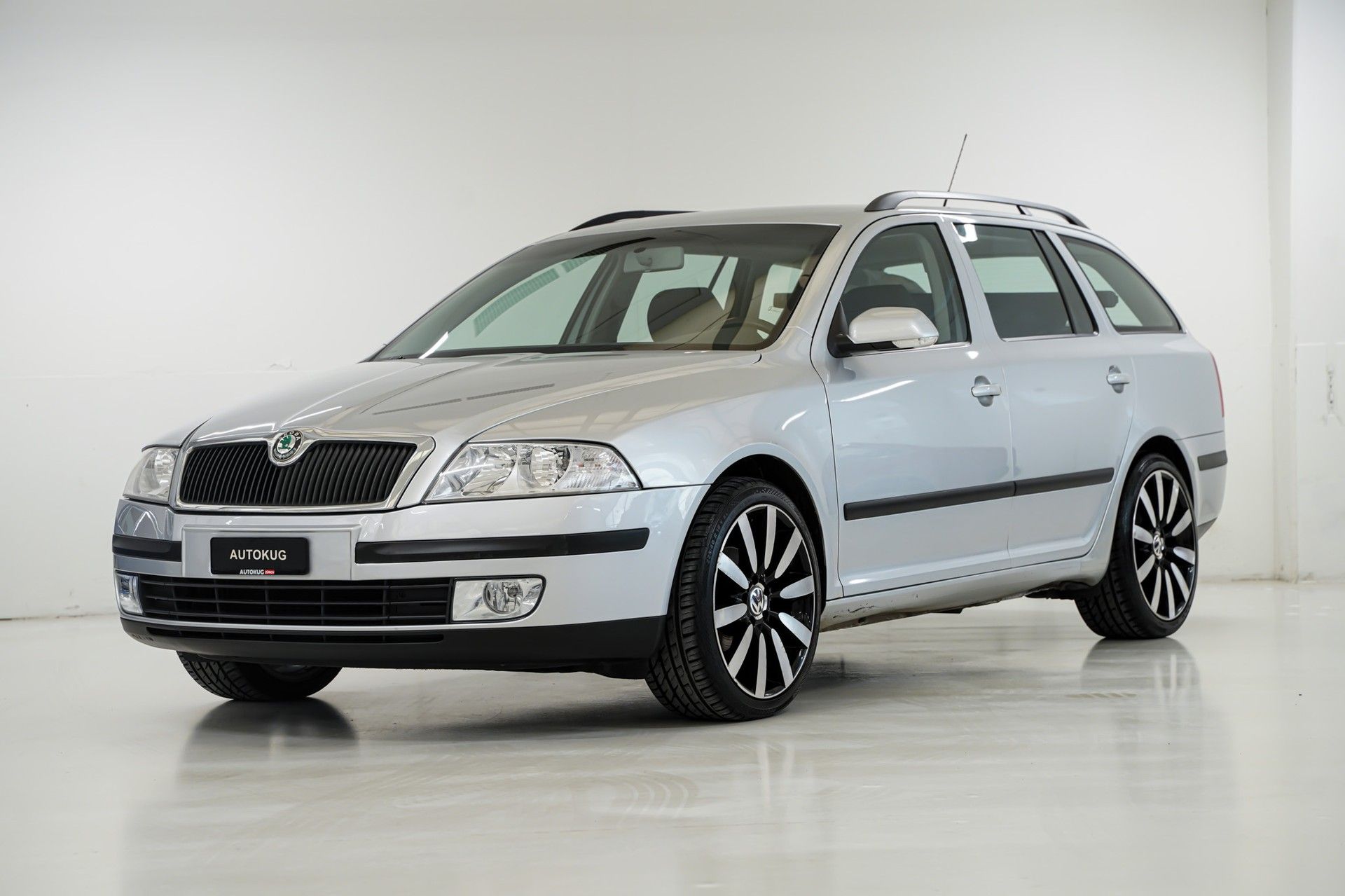 Skoda OCTAVIA 1