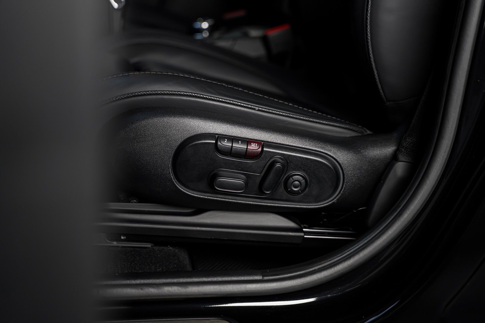 Mini COUNTRYMAN 13