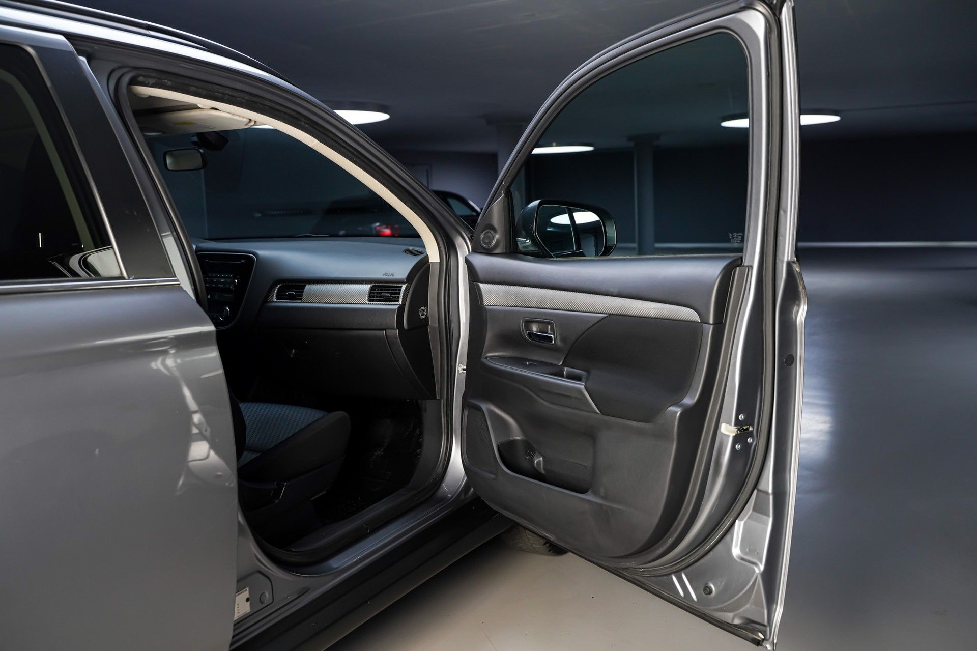 Mitsubishi OUTLANDER 14