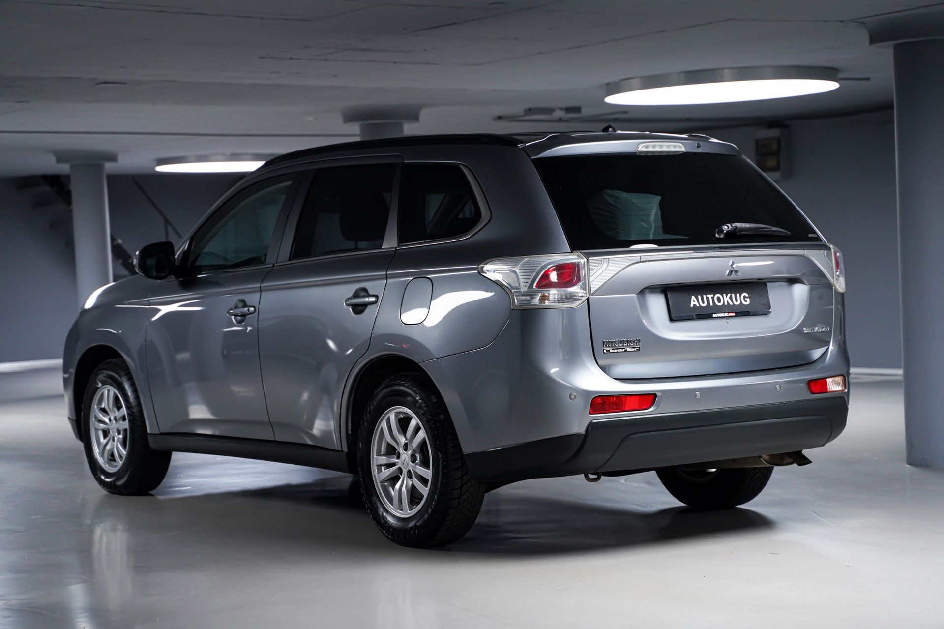 Mitsubishi OUTLANDER 6