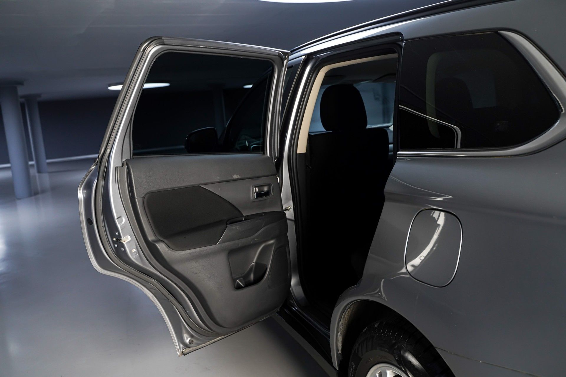 Mitsubishi OUTLANDER 12