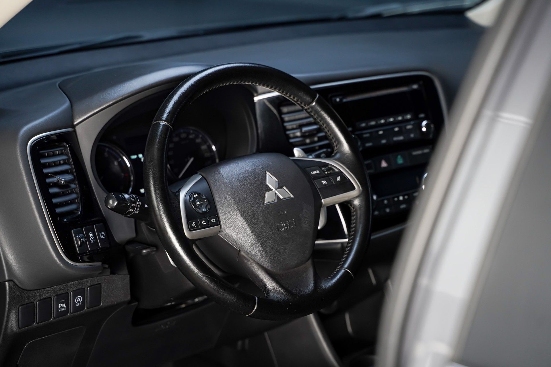 Mitsubishi OUTLANDER 8