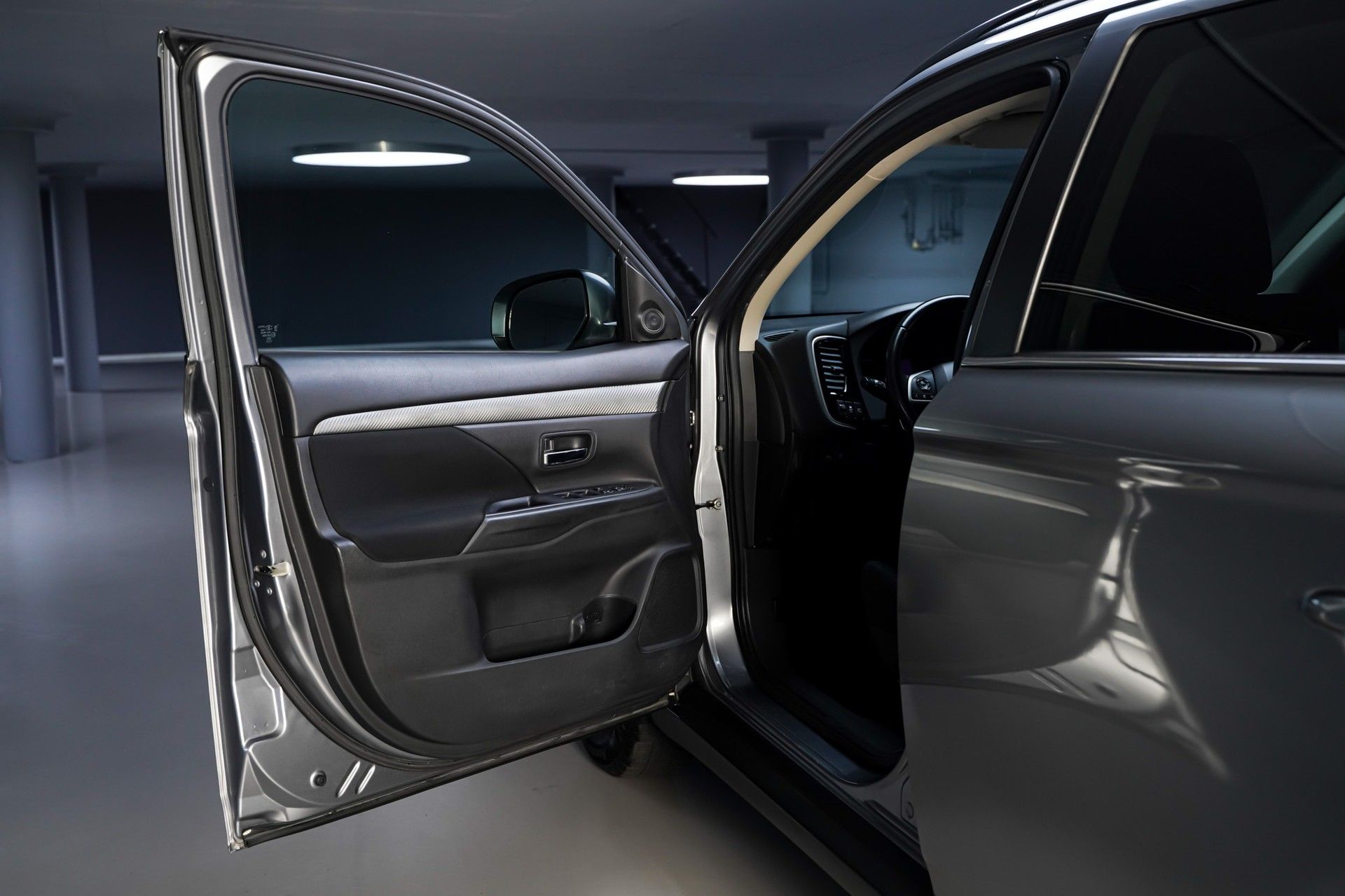 Mitsubishi OUTLANDER 7