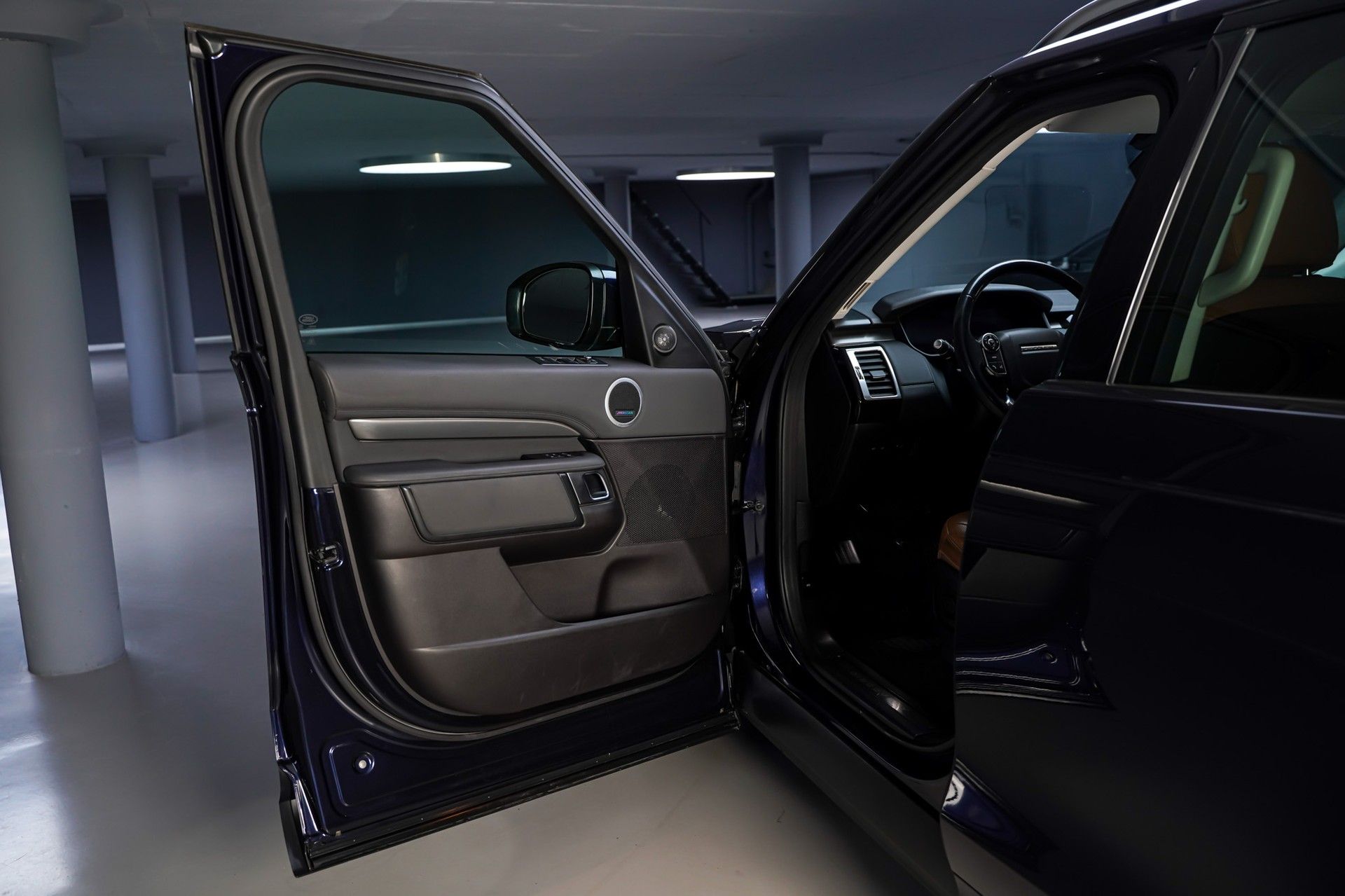 Land Rover DISCOVERY 8