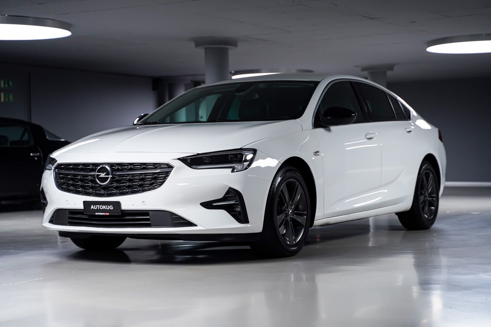 Opel INSIGNIA 1