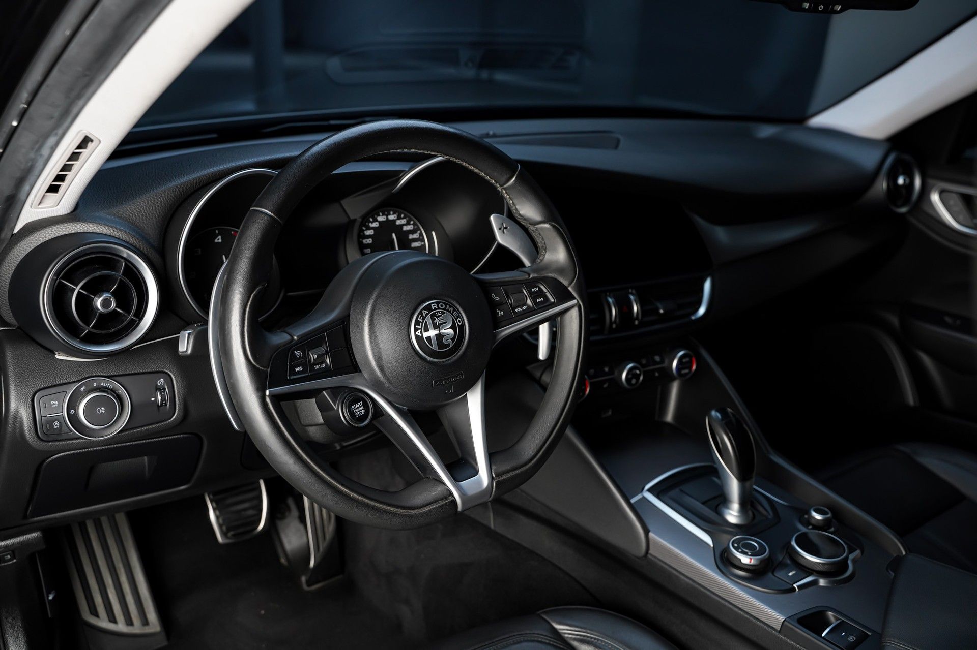 Alfa Romeo Giulia 10
