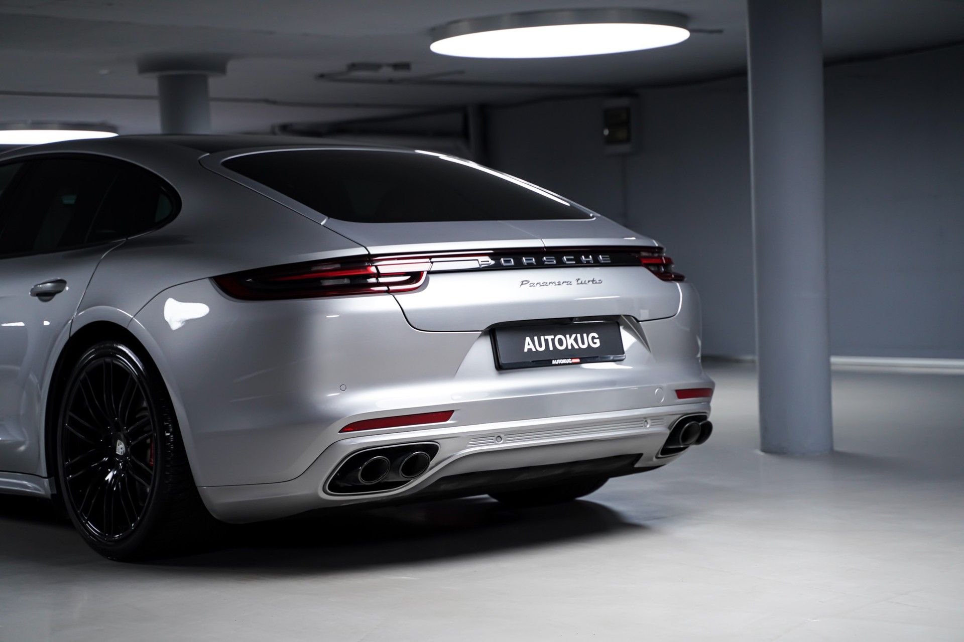 Porsche PANAMERA 8
