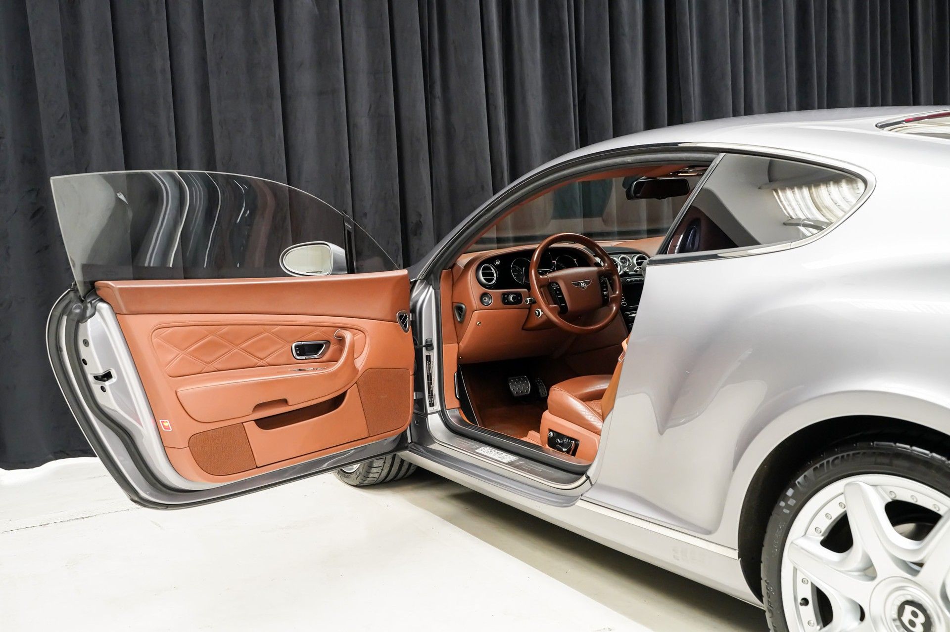 Bentley CONTINENTAL 9