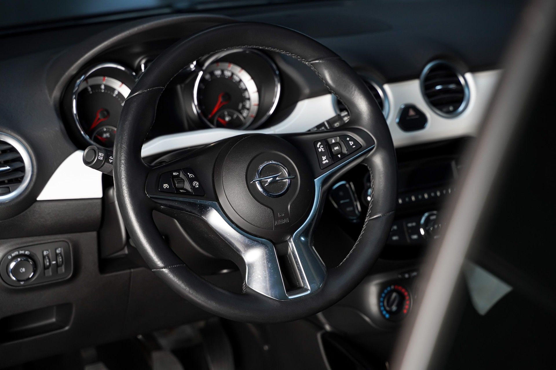 Opel ADAM 8