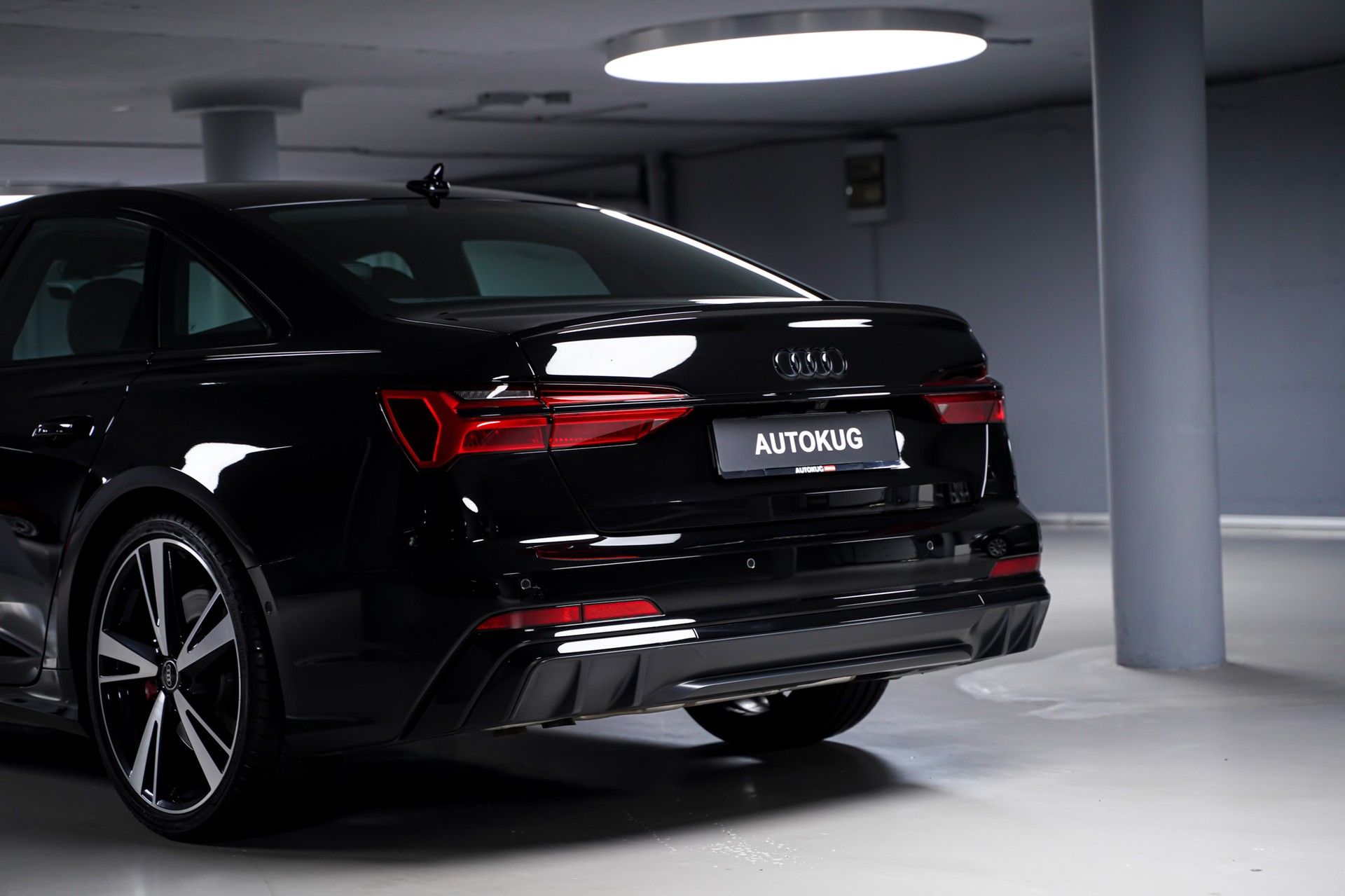 Audi S6 8